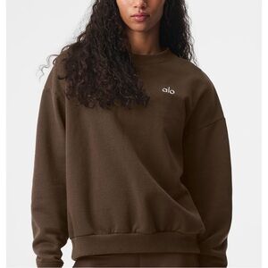 ALO Yoga Unisex Accolade Sweatshirt. Chocolate Brown. Size XXS.